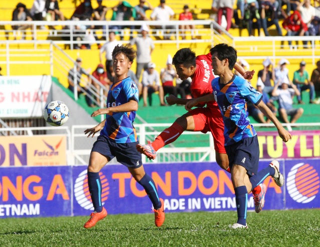 Thua U21 Yokohama, U21 Việt Nam vẫn vào bán kết - 3
Thua trận, tuy nhiên U21 Việt Nam vẫn có mặt ở bán kết