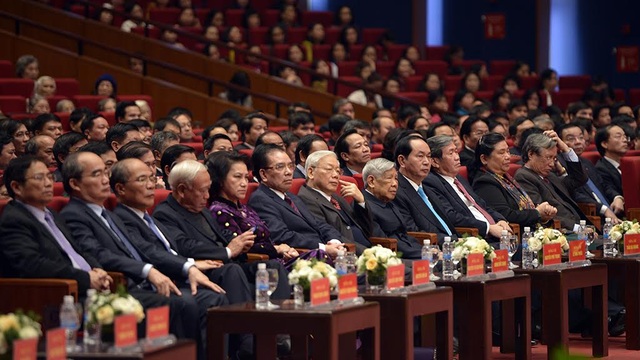 Khí phách “Quyết tử để Tổ quốc quyết sinh” - bản anh hùng ca mùa Đông - 1
Các lãnh đạo, nguyên lãnh đạo Đảng, Nhà nước dự Lễ kỷ niệm (Ảnh: Mạnh Thắng)