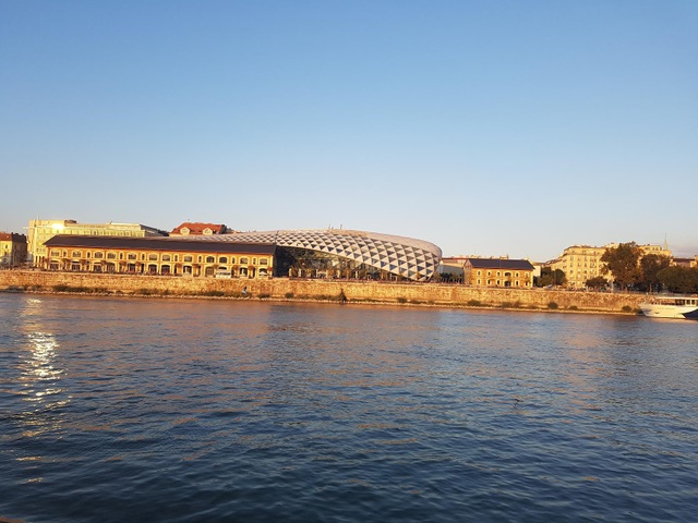 Đông Âu - những điểm đến quyến rũ - 16
Thành phố Budapest nhìn từ dòng sông Danube