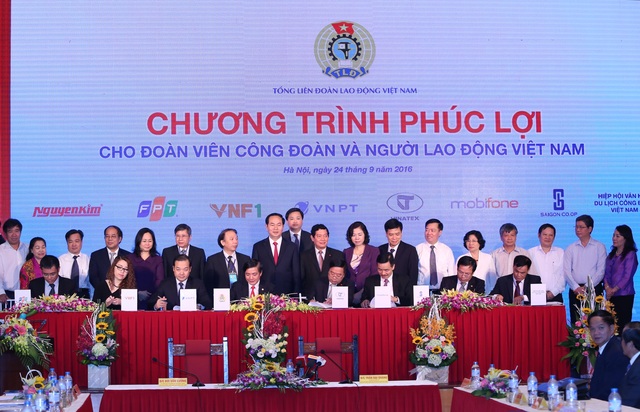Hỗ trợ dịch vụ công nghệ thông tin tới hệ thống công đoàn cơ sở - 1 Lễ ký kết được diễn ra dưới sự chứng kiến của Chủ tịch nước Trần Đại Quang.