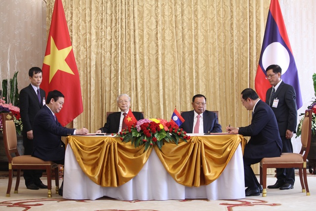 Tổng Bí thư Nguyễn Phú Trọng hội kiến Chủ tịch Quốc hội Lào - 2 Tổng Bí thư Nguyễn Phú Trọng hội kiến Chủ tịch Quốc hội Lào - 2