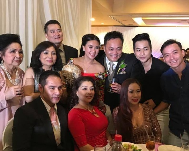 Diễn viên Y Phụng xinh đẹp trong ngày cưới - 7 Diễn viên Y Phụng xinh đẹp trong ngày cưới - 7