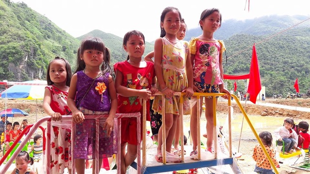 Tưng bừng ngày hội khánh thành công trình phòng học Dân trí thứ 7 tại Yên Bái - 18 Tưng bừng ngày hội khánh thành công trình phòng học Dân trí thứ 7 tại Yên Bái - 18