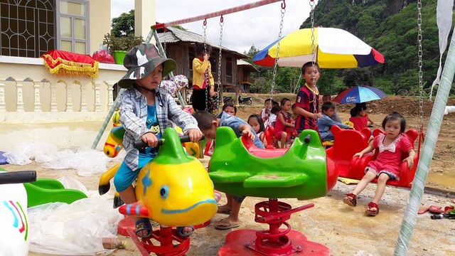Tưng bừng ngày hội khánh thành công trình phòng học Dân trí thứ 7 tại Yên Bái - 20 Tưng bừng ngày hội khánh thành công trình phòng học Dân trí thứ 7 tại Yên Bái - 20