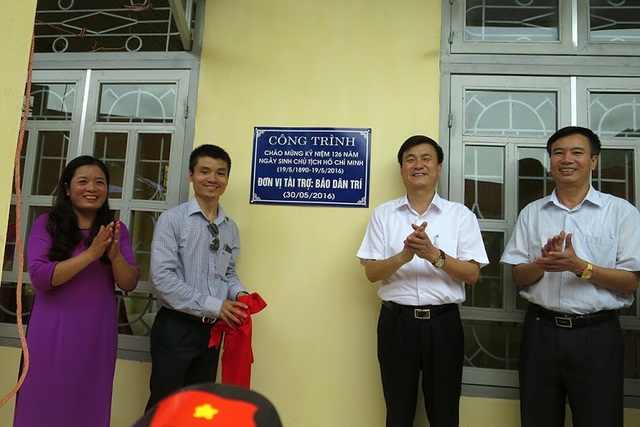 Tưng bừng ngày hội khánh thành công trình phòng học Dân trí thứ 7 tại Yên Bái - 17 Tưng bừng ngày hội khánh thành công trình phòng học Dân trí thứ 7 tại Yên Bái - 17