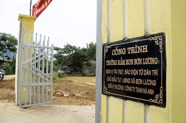 Tưng bừng ngày hội khánh thành công trình phòng học Dân trí thứ 7 tại Yên Bái - 4 Tưng bừng ngày hội khánh thành công trình phòng học Dân trí thứ 7 tại Yên Bái - 4