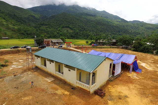Tưng bừng ngày hội khánh thành công trình phòng học Dân trí thứ 7 tại Yên Bái - 7 Tưng bừng ngày hội khánh thành công trình phòng học Dân trí thứ 7 tại Yên Bái - 7