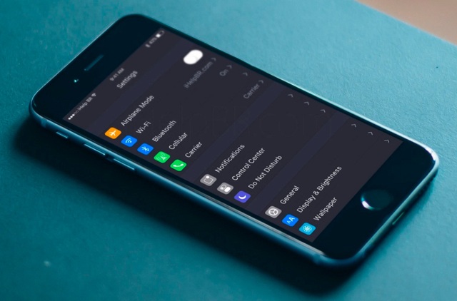 Mẹo kích hoạt tính năng ẩn "giao diện tối" trên iPhone khi sử dụng ban đêm - 1 Mẹo kích hoạt tính năng ẩn "giao diện tối" trên iPhone khi sử dụng ban đêm - 1