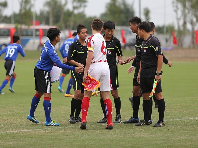 Giám đốc Ryan Giggs khen U15 PVF sau trận thắng U15 Stoke City - 15 Giám đốc Ryan Giggs khen U15 PVF sau trận thắng U15 Stoke City - 15