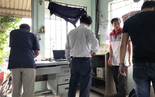 Vụ “suýt xảy ra thảm họa đường sắt”: Trích xuất dữ liệu thông tin để làm rõ - 1 Công ty Cổ phần thông tin tín hiệu đường sắt Sài Gòn trích xuất dữ liệu thông tin tại gác chắn Tô Ngọc Vân nhằm phục vụ công tác làm rõ nguyên nhân, cũng như trách nhiệm những người có liên quan.