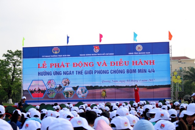 100 ngàn người thương vong do bom mìn còn sót sau chiến tranh - 1
Mít-tinh hưởng ứng ngày thế giới phòng chống bom mìn tại Quảng Nam