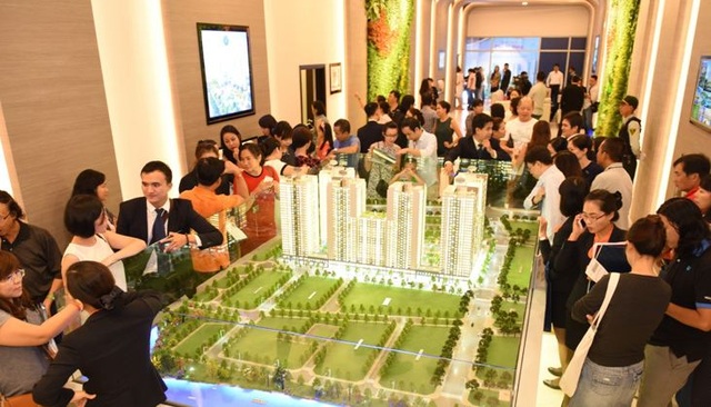 TP.HCM: “Cuộc đua” về quy hoạch căn hộ thông minh - 1 Các dự án căn hộ ngày càng thu hút được nhiều người quan tâm và chọn mua.