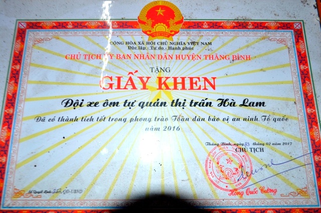 Đội cứu thương bằng… xe ôm ở Quảng Nam - 5 Giấy khen của UBND huyện Thăng Bình dành cho những đóng góp của “Đội xe ôm cứu thương”