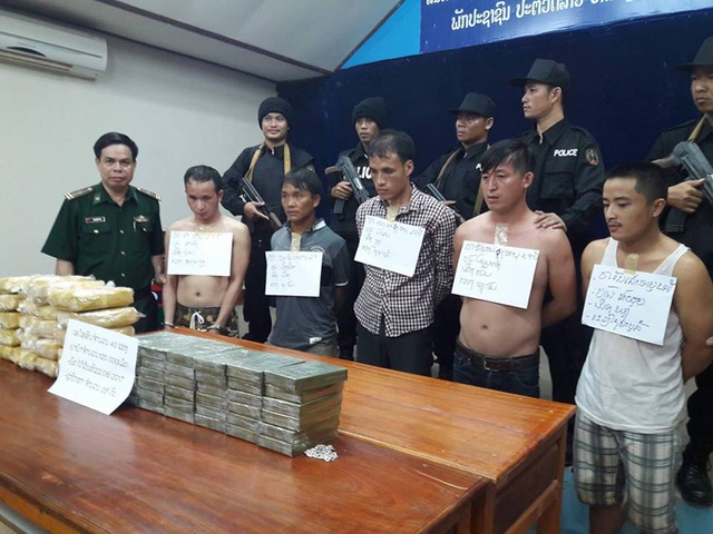 Phá chuyên án ma túy lớn trên đất Lào, thu 40 bánh heroin, 120.000 viên ma túy tổng hợp - 1 Các đối tượng bị bắt giữ cùng tang vật