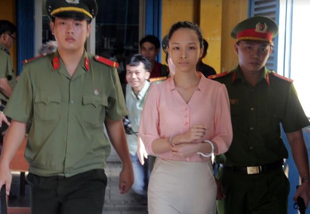 Lời khai của hoa hậu Phương Nga và ông Cao Toàn Mỹ giống nhau kỳ lạ! - 1 Hoa hậu Phương Nga tại phiên tòa.