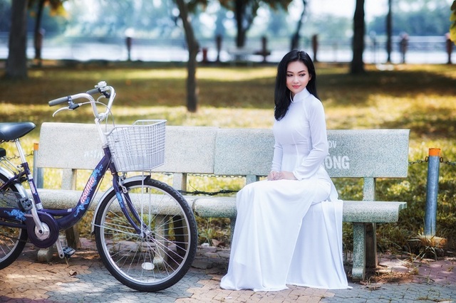 “Hot girl thổ dân” trở lại trong tà áo dài trắng gây sốt mạng - 11 “Hot girl thổ dân” trở lại trong tà áo dài trắng gây sốt mạng - 11