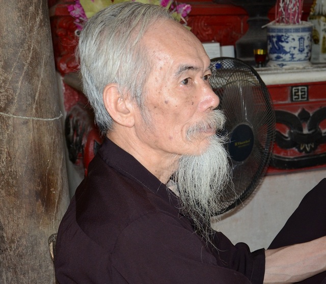 "Tôi có 3 con, 2 đứa tâm thần, 1 đứa nằm liệt vì tai nạn" - 1
Ông Lê Công Trình bị tai biến, may mắn giữ được tính mạng, nhưng không thể tự đi lại được