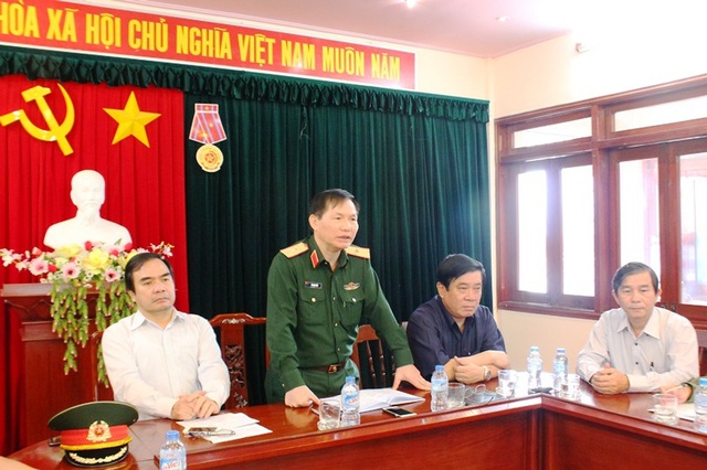 Huy động tối đa nguồn lực tìm kiếm nạn nhân mất tích trên biển - 1 Thiếu tướng Lê Mạnh Tiến, báo cáo về tình hình thuyền viên và ngư dân bị nạn trong các sự cố chìm tàu do bão số 12 gây ra.