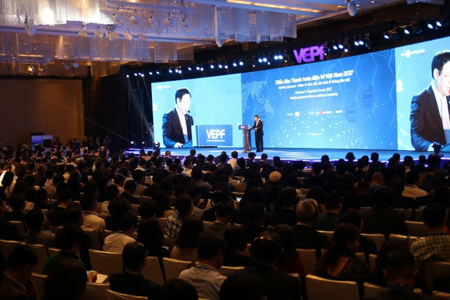 Doanh nghiệp Việt học gì từ chia sẻ của Jack Ma? - 1 Với sự có mặt của tỷ phú Jack Ma, VEPF 2017 đã thu hút hàng trăm doanh nhân tham gia