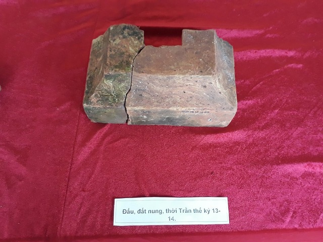 Phát hiện nhiều cổ vật tại Di tích đền Huyện - 5 Các sản phẩm gốm, men, đất nung từ thời Trần thế kỷ 13-14