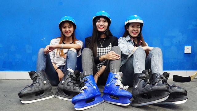 Giới trẻ Sài thành đón Giáng sinh bằng… khúc côn cầu - 1 Giới trẻ Sài thanh hào hứng với môn thể thao không dành cho xứ nhiệt đới này