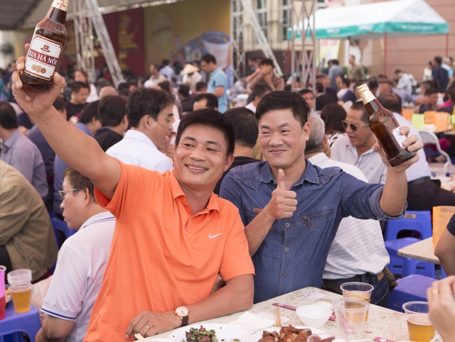 Mở màn Ngày hội bia 2017, Bia Hà Nội quyết tâm “chơi lớn” tại Xứ Thanh - 2
Ban tổ chức dự kiến sẽ có hàng nghìn người tham dự, hàng vạn lít bia sẽ được rót tặng miễn phí.