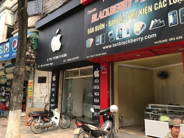Số phận nào cho nhan nhản cửa hàng "mang danh" Apple tại Việt Nam? - 3 Tại phố Lê Thanh Nghị người ta cũng dễ dàng bắt gặp logo quả táo.