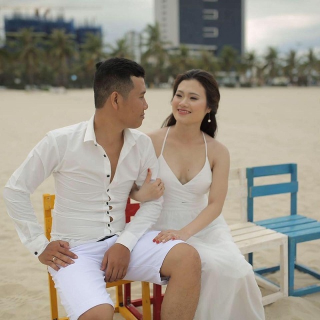 Bộ ảnh cưới "cực chất" của chàng lính cứu hỏa Đà Nẵng - 10 Được biết, bộ ảnh được cặp đôi thực hiện vào tháng 6 vừa qua. Bộ ảnh sau khi đăng tải đã nhận được sự quan tâm rất lớn từ cộng đồng mạng.