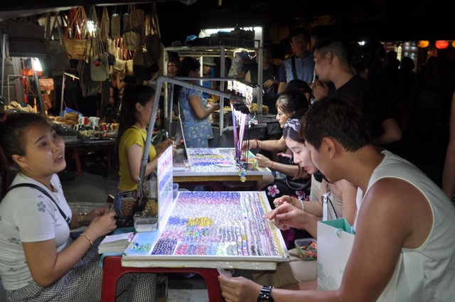 Đêm Vu Lan lung linh sắc màu ở phố cổ Hội An - 8 Đêm Vu Lan lung linh sắc màu ở phố cổ Hội An - 8
