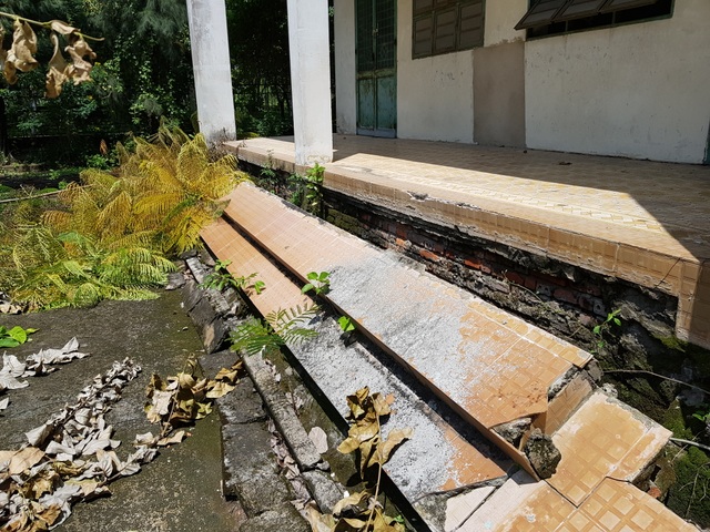 Ngôi trường gần 20 tỷ đồng bị bỏ hoang - 3 Ngôi trường gần 20 tỷ đồng bị bỏ hoang - 3