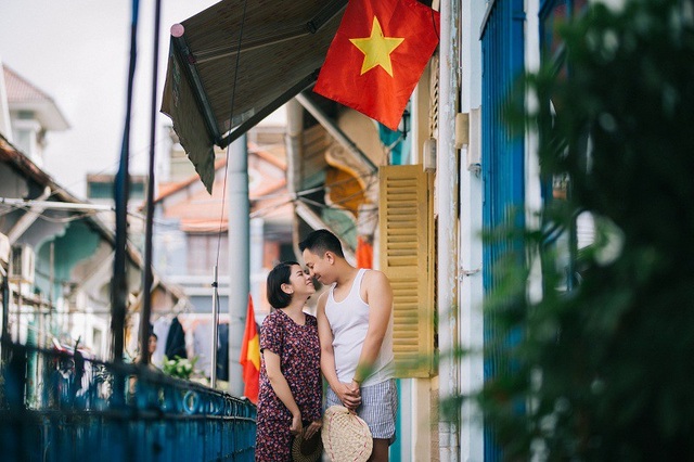 Ảnh cưới giản dị của cặp đôi yêu xa ở... quán phở, khu chung cư - 16 Ảnh cưới giản dị của cặp đôi yêu xa ở... quán phở, khu chung cư - 16