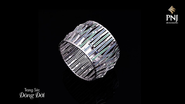Ngắm những tuyệt tác trang sức từ bàn tay khéo léo của nghệ nhân kim hoàn - 15 Ngắm những tuyệt tác trang sức từ bàn tay khéo léo của nghệ nhân kim hoàn - 15