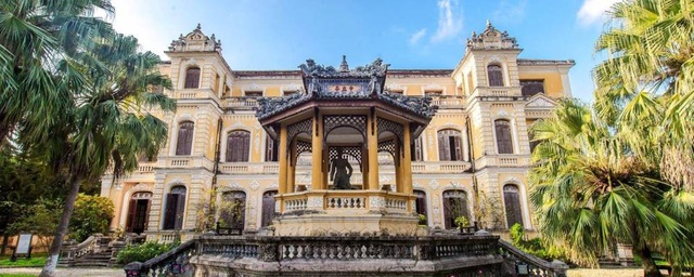 Cung An Định 100 năm tuổi và vẻ đẹp cổ kính Á - Âu đậm nét - 2 Toàn cảnh Cung An Định