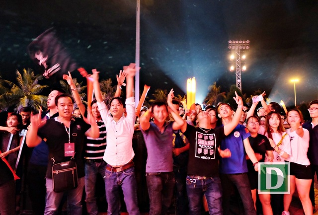 Tóc Tiên, Thu Minh lần đầu song ca nóng bỏng sân khấu Đà thành - 10 Tóc Tiên, Thu Minh lần đầu song ca nóng bỏng sân khấu Đà thành - 10