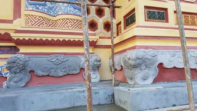 Vụ trùng tu bia cổ Quốc Học: Hoa văn cũ còn lại rất ít, phần lớn là mới! - 9 Các họa tiết rồng nay