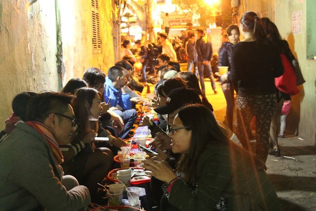 Những khu phố quà vặt khiến teen Hà thành mê mẩn - 5 Những khu phố quà vặt khiến teen Hà thành mê mẩn - 5