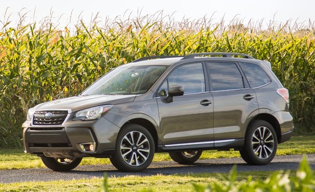 Những mẫu SUV và crossover an toàn nhất năm 2017 - 14
Forester 2017 được trang bị động cơ Boxer đặc trưng của Subaru, dung tích 2.0L, có tăng áp, cho công suất 237 mã lực tại 5.600 vòng/phút và mô-men xoắn cực đại 350 Nm trong dải tua máy 2.400 - 3.600 vòng/phút. Xe sử dụng hộp số tự động vô cấp CVT và hệ dẫn động 4 bánh toàn thời gian.