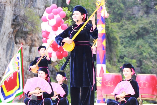 Ninh Bình: Rộn ràng lễ hội Tràng An - 14 Ninh Bình: Rộn ràng lễ hội Tràng An - 14