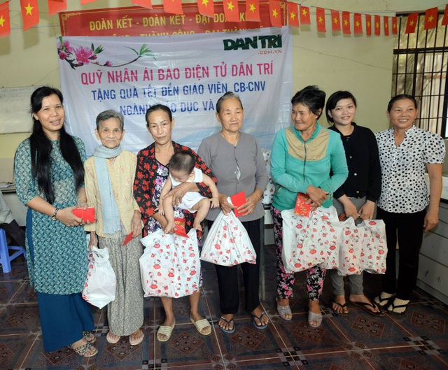Quỹ Nhân Ái lan toả "Xuân Yêu thương" đến ngành giáo dục và y tế - 7 Quỹ Nhân Ái lan toả "Xuân Yêu thương" đến ngành giáo dục và y tế - 7