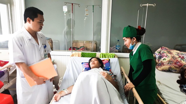 Cứu sống sản phụ mang thai lệch góc sừng bị vỡ tử cung - 1 Sau hơn 1 tuần tích cực chăm sóc hậu phẫu, sức khỏe của bệnh nhân Hà đã ổn định, ăn uống tốt và có thể trở lại sinh hoạt cuộc sống bình thường.