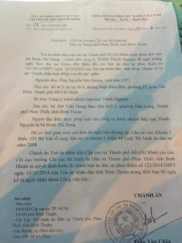 Vụ vào trường mầm non bắt chủ trường: TAND cấp cao yêu cầu dừng thi hành án - 2 Văn bản của Tòa án nhân dân cấp cao tại TPHCM
