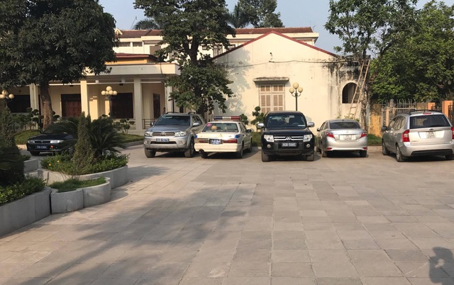 Chủ tịch Hà Nội hẹn tiếp tục chờ đối thoại với nhân dân Đồng Tâm - 11
Trụ sở Huyện ủy Mỹ Đức đón đoàn của Chủ tịch TP Hà Nội về làm việc. (Ảnh: Quang Phong)