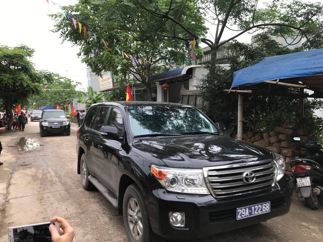 Chủ tịch Hà Nội hứa giải quyết bức xúc, dân Đồng Tâm phấn khởi thỏa lòng - 21 Chủ tịch Hà Nội hứa giải quyết bức xúc, dân Đồng Tâm phấn khởi thỏa lòng - 21