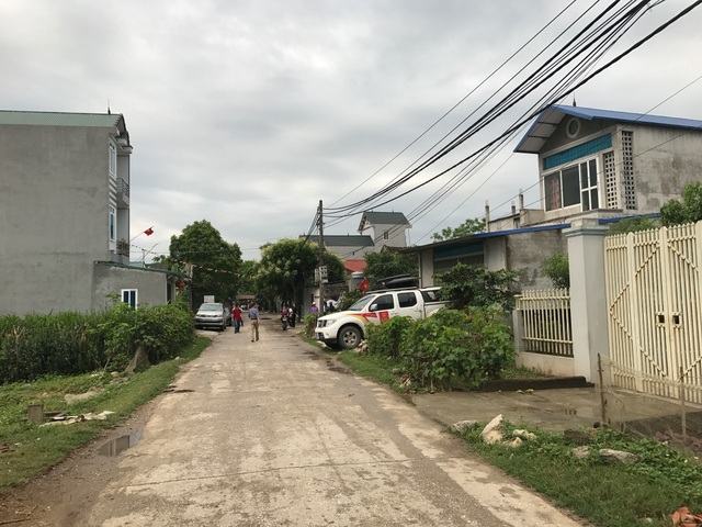 Chủ tịch Hà Nội hứa giải quyết bức xúc, dân Đồng Tâm phấn khởi thỏa lòng - 27
Con đường dẫn vào UBND xã Đồng Tâm sáng nay.