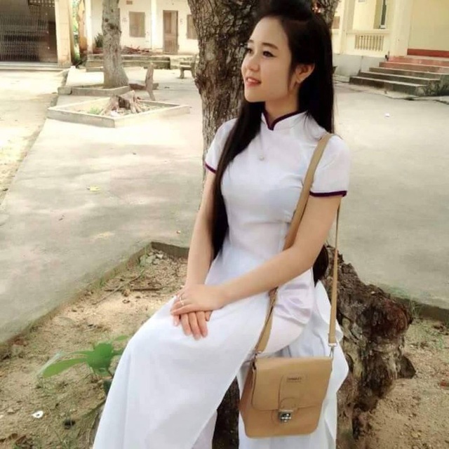Một gia đình nghèo người Thái có 3 con gái học đại học - 6
Hình ảnh cô con gái út Pay Thị Hương hồi học lớp 10.