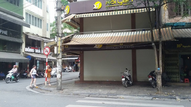 Vì sao quán xôi đông nhất Hà Nội đóng cửa? - 1 Quán xôi ngon trứ danh Hà Thành bất ngờ đóng cửa khiến nhiều người không khỏi tiếc nuối.