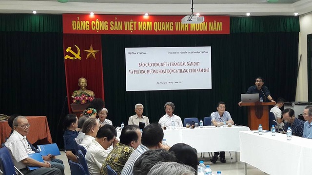 Trung tâm tác quyền âm nhạc thu hơn 35 tỷ đồng trong 6 tháng - 1 Trung tâm bảo vệ quyền tác giả âm nhạc Việt Nam (VCPMC) đã tổ chức Lễ tổng kết 6 tháng năm tại Hội trường Hội nhạc sĩ Hà Nội.
