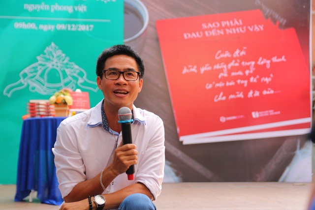 “Bolero” hoá văn chương hút độc giả - 1 Nguyễn Phong Việt vài năm trở lại đây, năm nào cũng cho ra mắt một tập thơ đầy chất “bolero”.