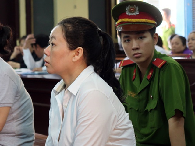 “Bà trùm” mua từng bánh heroin ngay tại công viên trung tâm TP - 2 Bà trùm ma túy Võ Thị Ngọc Hạnh