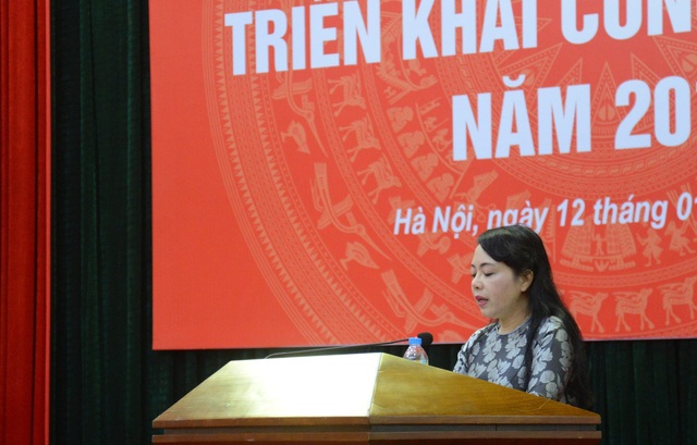 Thủ tướng: Tại sao người giàu lại ra nước ngoài chữa bệnh đông như vậy? - 2 Bộ trưởng Nguyễn Thị Kim Tiến tại hội nghị.